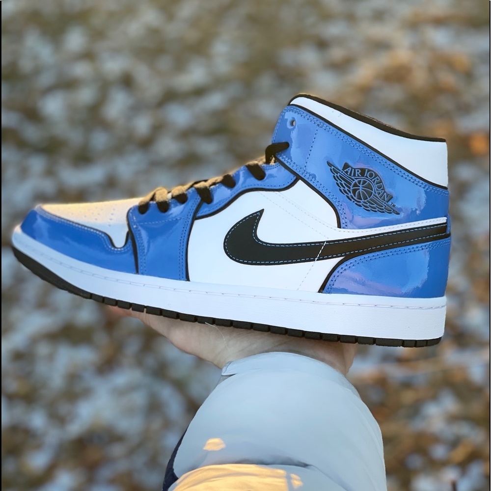 JORDAN 1 MID SIGNAL BLUE